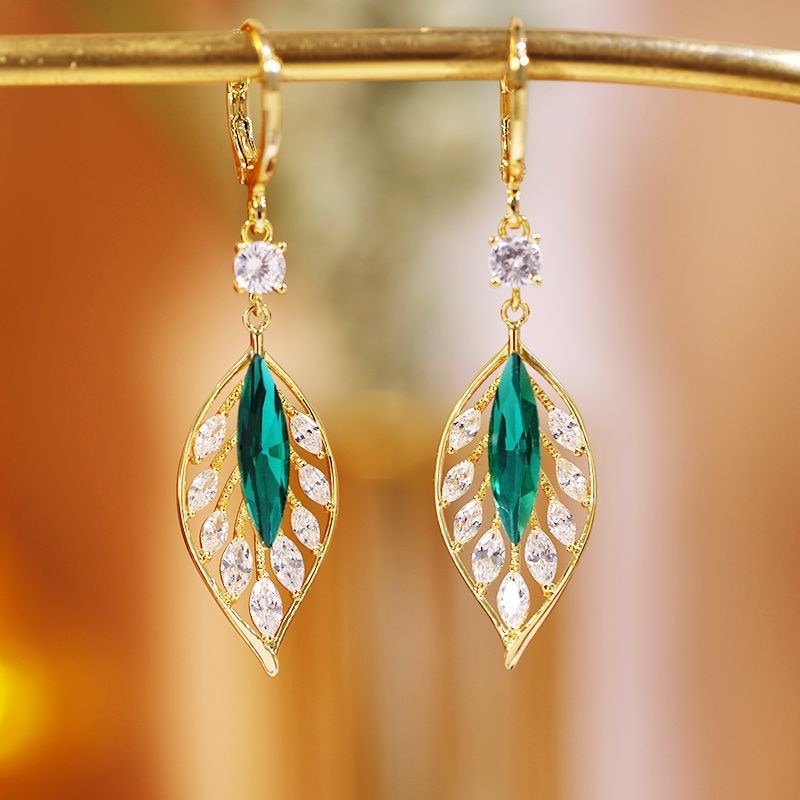 Leaf Shiny Zircon Earring