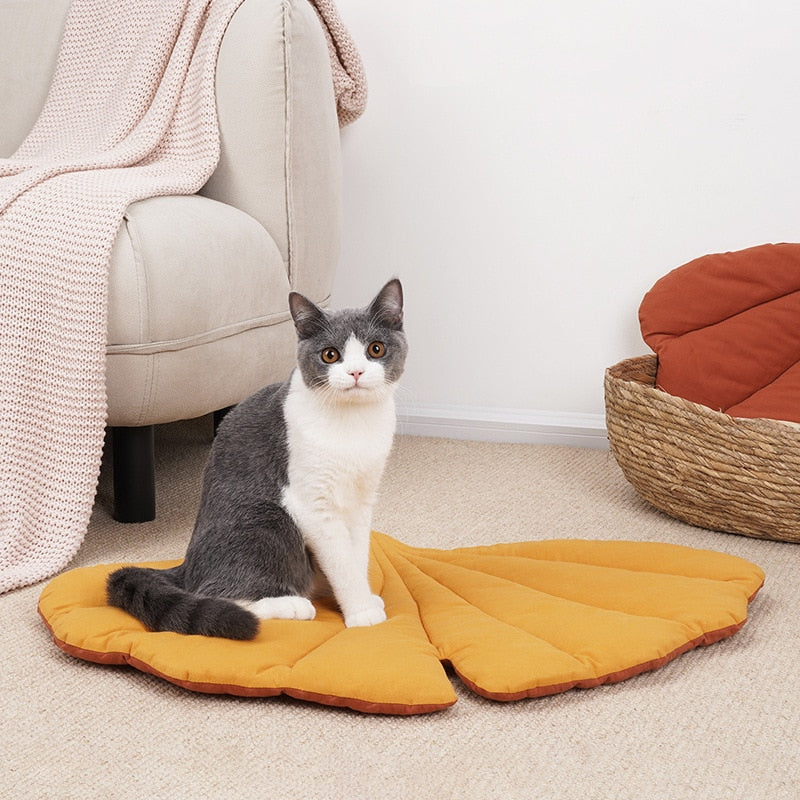 Leaf Comfy Cat Bed