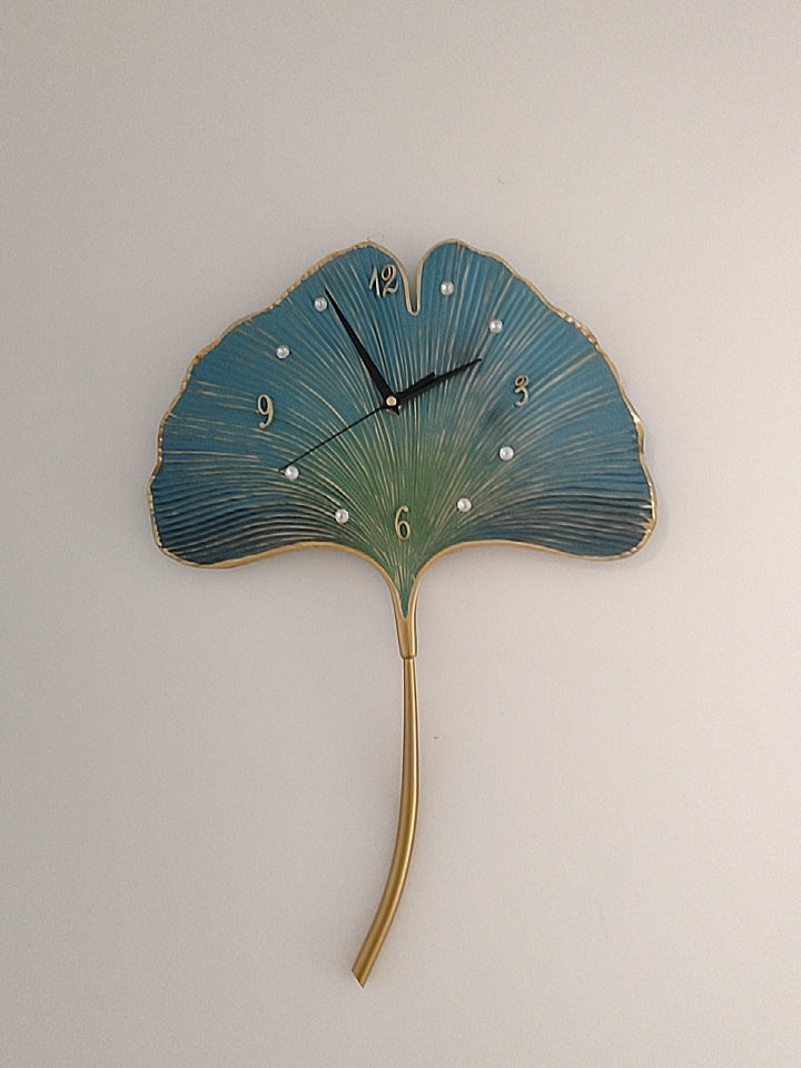 Elegant Leaf Wall Silent Clock