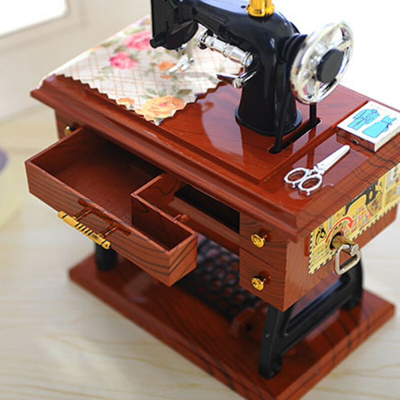 Mini Craft Retro Sewing Machine Decor