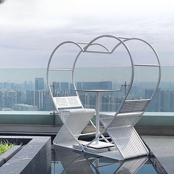 Nature Nest Outdoor Heart-Shaped Swing Bench