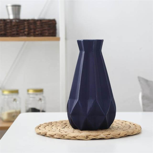 Modern Europe Brief Matt Diamond Porcelain Ceramic Vase