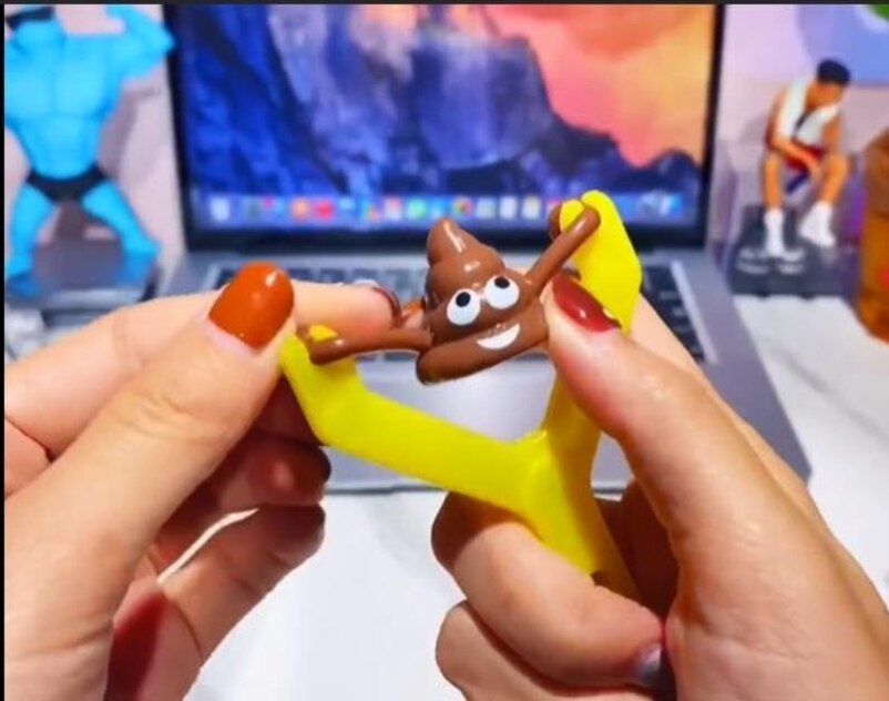 Elastic Poop Emoji Slingshot Toy