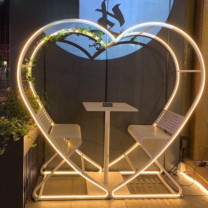 Nature Nest Outdoor Heart-Shaped Swing Bench