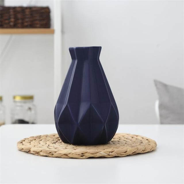 Modern Europe Brief Matt Diamond Porcelain Ceramic Vase