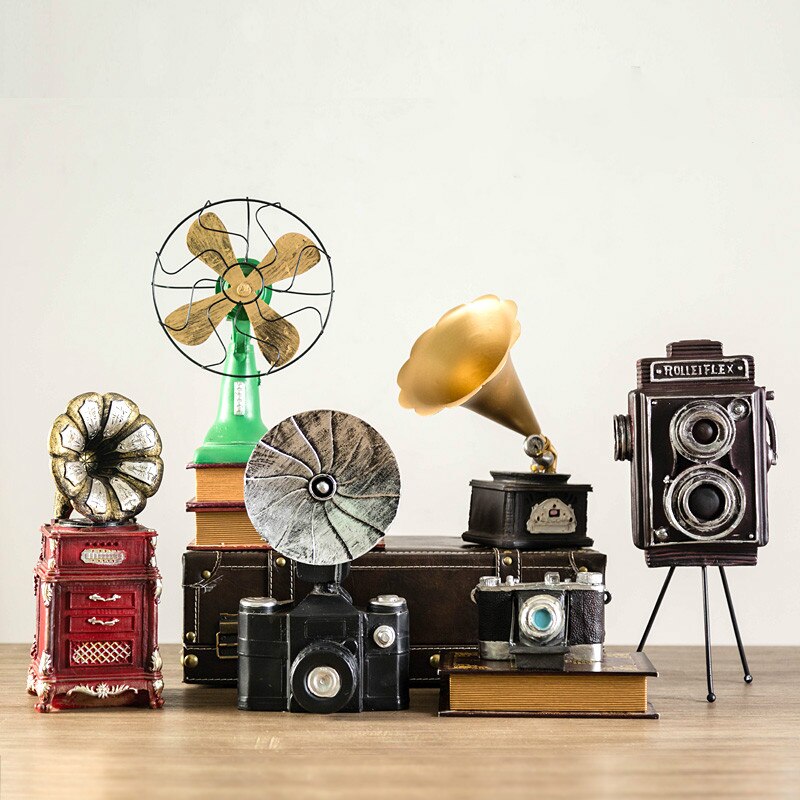 Vintage Style Old-fashioned Artificial Film Player Telephone Camera Projector