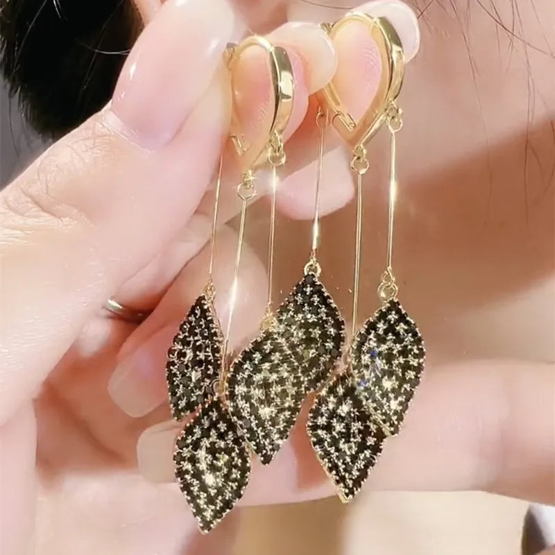 Nature Black Leaf Zircon Earrings