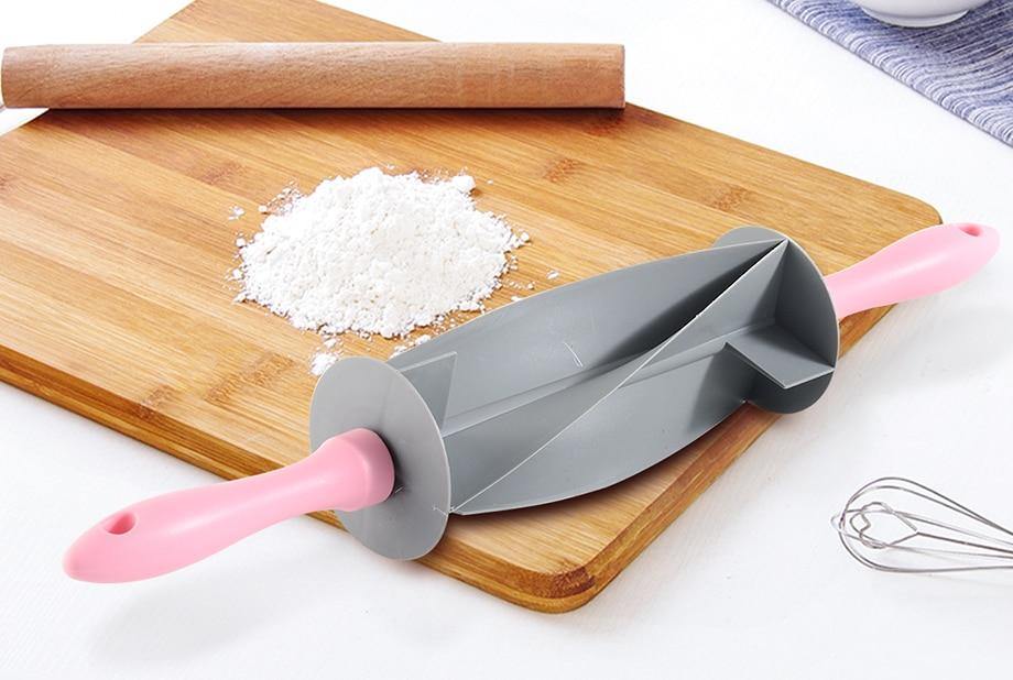 Stainless Steel Croissant Bread Rolling Cutter