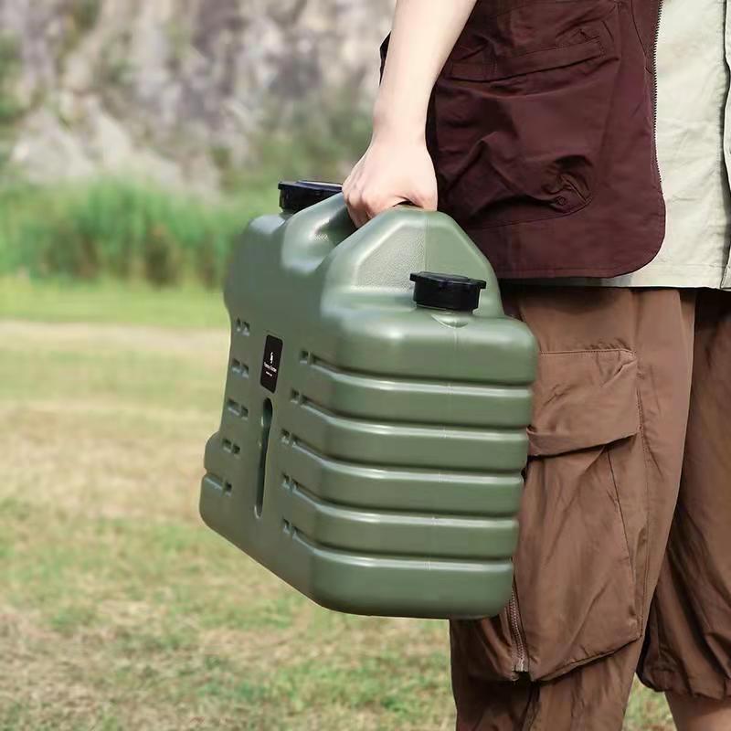 Portable Built-in Tap Camping Water Tank