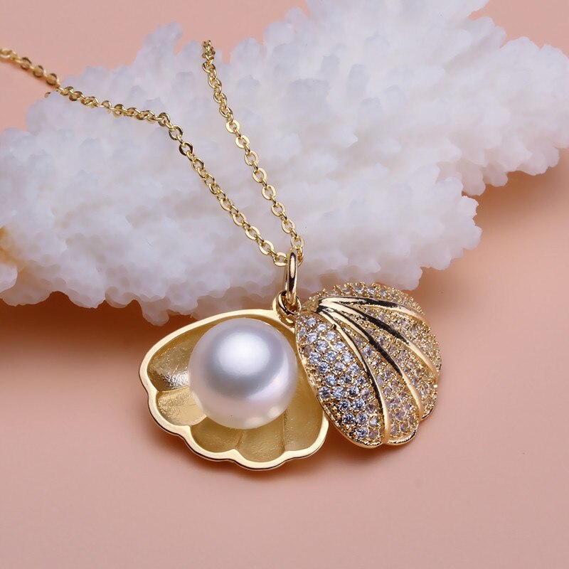 Sea Charm Shell Pendant Necklace