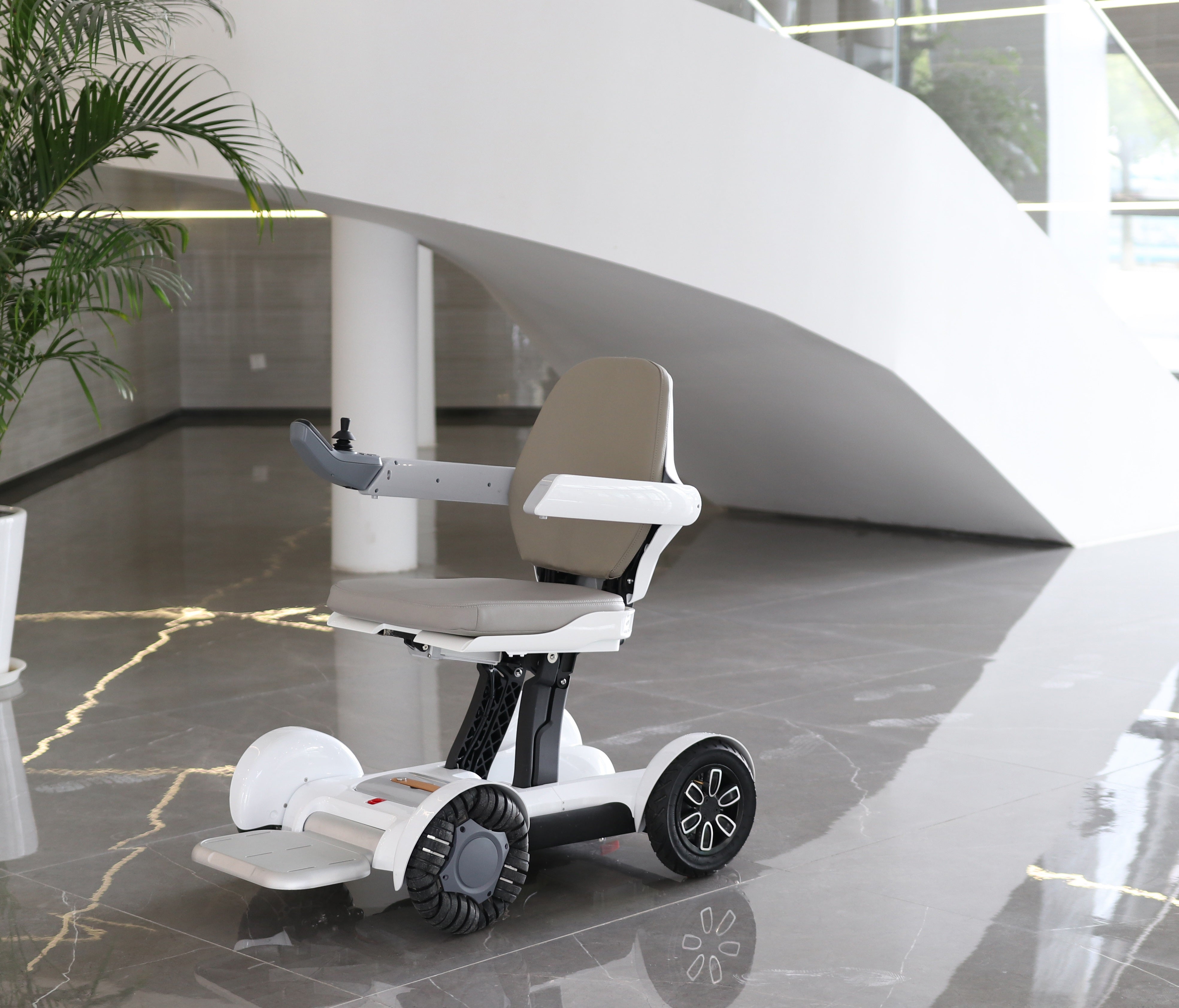 Modern Foldable Electric Mobile Scooter Wheelchair