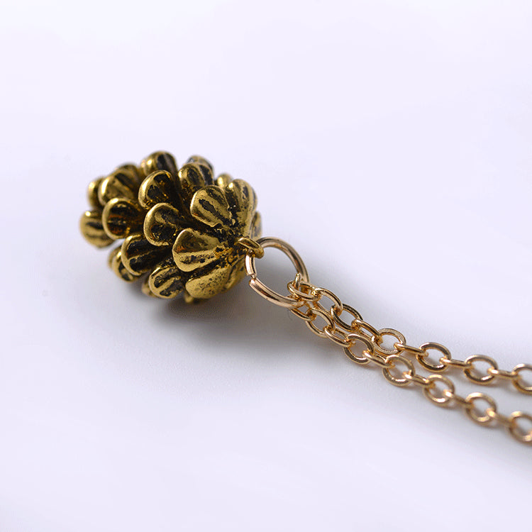 Elegant Pinecone Vintage Necklace