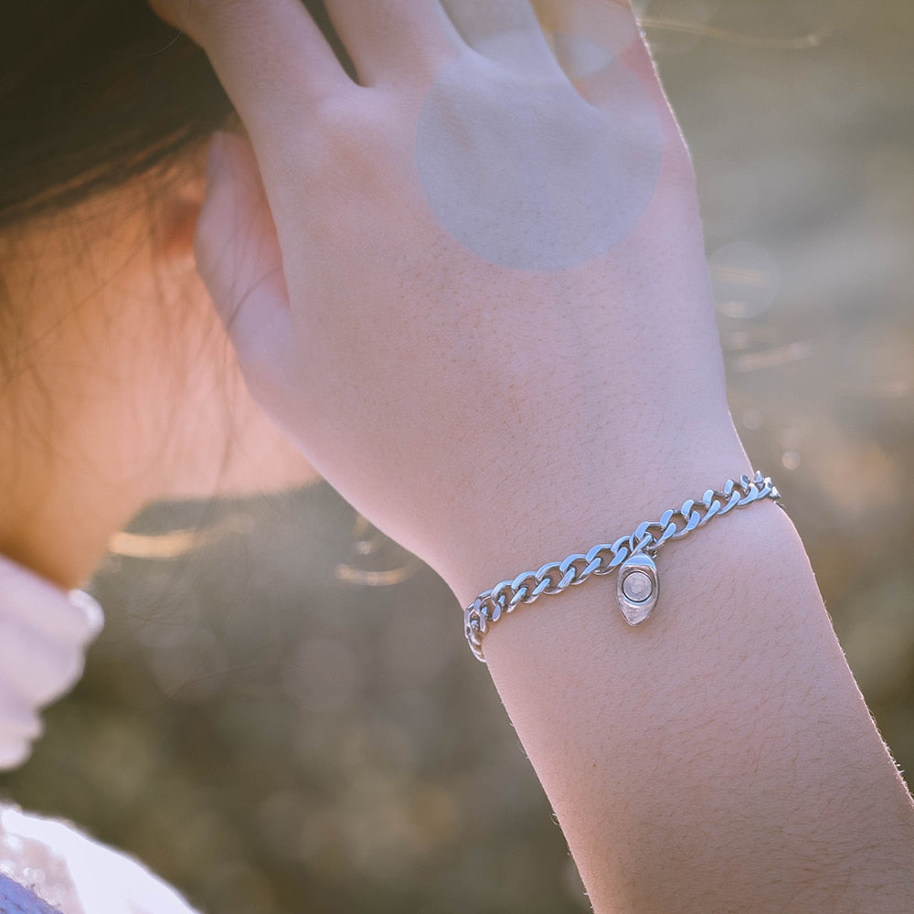 Heart-Shaped Magnet Couples Bracelet